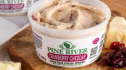 7oz Cranberry Cheddar